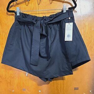 New Calia by Carrie Underwood Black Woman’s Skort size L